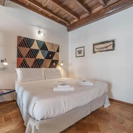 Apartamento Black White - Fromhometorome *