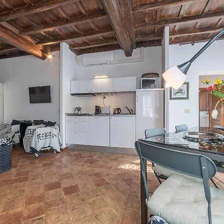 Apartamento Black White - Fromhometorome