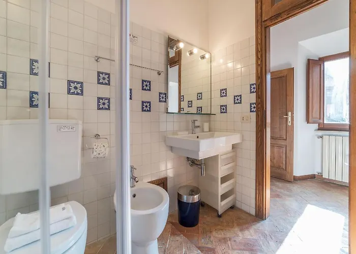 Lejlighed Black White - Fromhometorome Rom